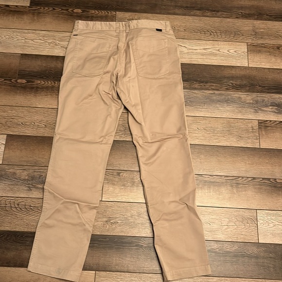 The North Face Khaki 33L - Picture 3 of 4